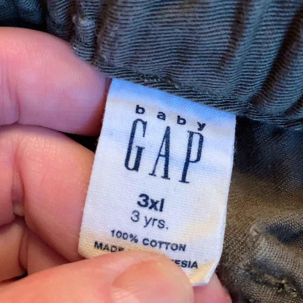 Baby Gap size 3 boy’s olive green 7 pocket elastic pull on cotton twill shorts